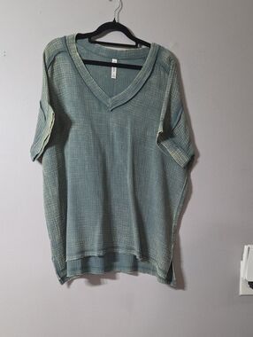 Zenana Outfitters Sage Green Textured V-Neck Tunic